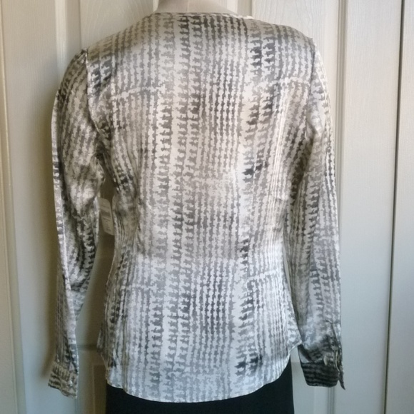 Coldwater Creek – Elegant Textured Blouse - Picture 3 of 8